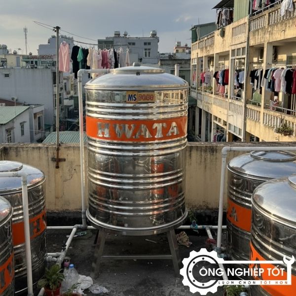 Bồn nước inox đứng 3000L lắp đặt tại khu nhà trọ đông người – Công Nghiệp Tốt